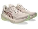 W Asics Novablast 6